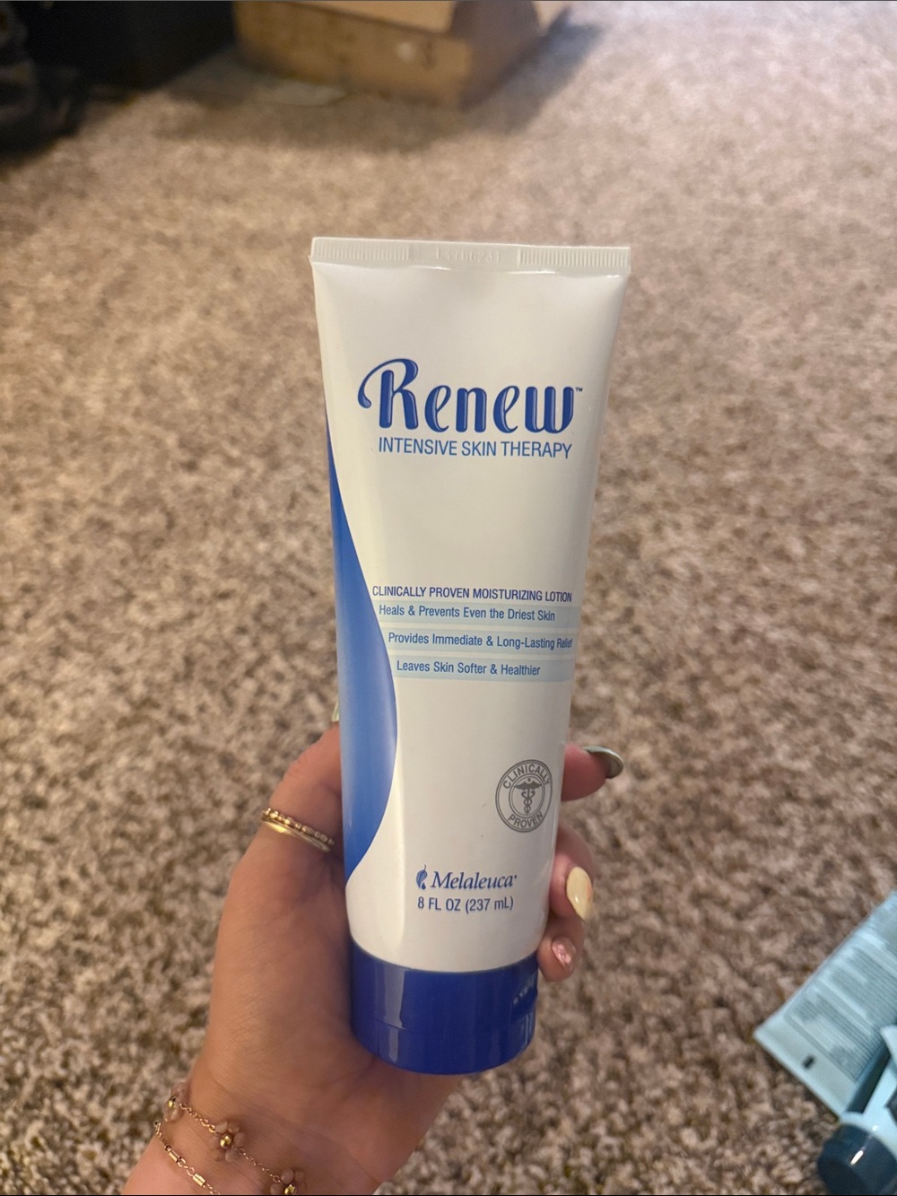 Renew Intensive Skin Therapy Moisturizer - White & Blue